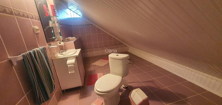 Vând casă cu  5 camere  - 8