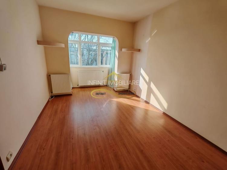 Se vinde apartament ce necesita renovare - 3 CAMERE,  2 BAI - 16