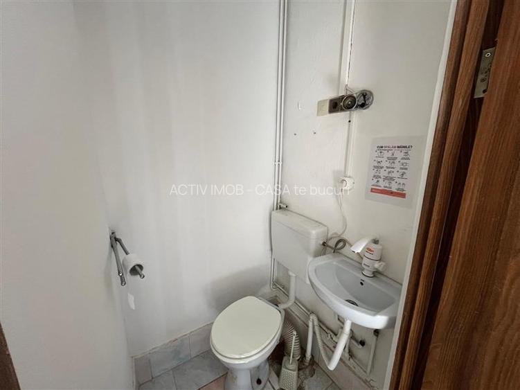 Caransebes, CHIRIE Spatiu Comercial 58 Mp,  Zona Nord - 12