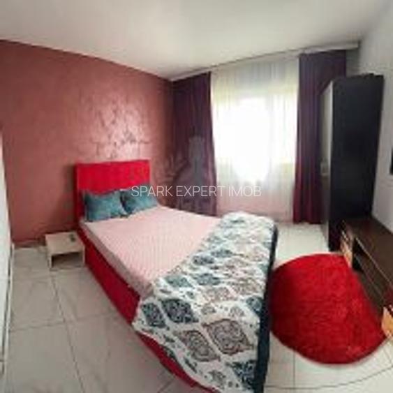 //3 CAMERE//DECOMAMDAT// BULEVARDUL REPUBLICII// - 3