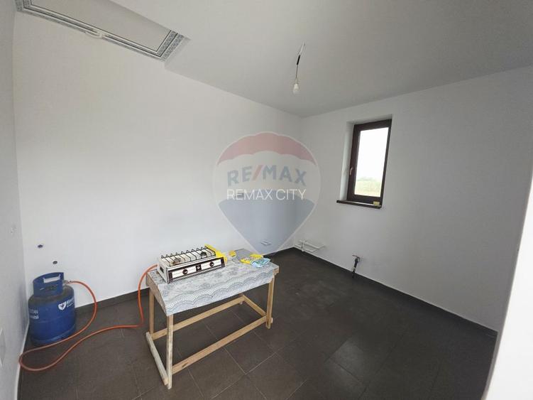 Casă cu livadă și teren generos – Girov - 23