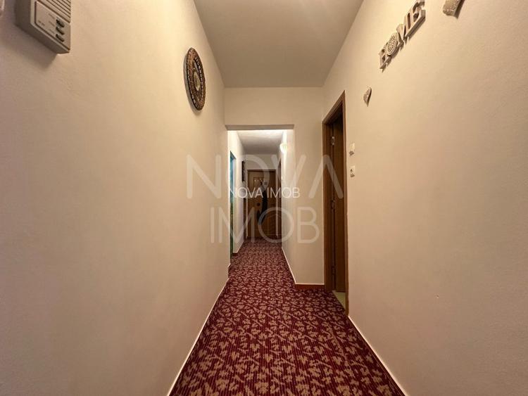 Apartament 3 camere, decomandat - Str. Semaforului - 11