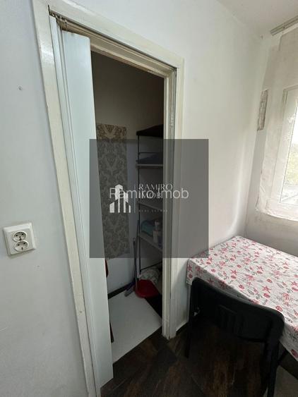 Apartament 3 camere Turnu Magurele Sector 4 - 13