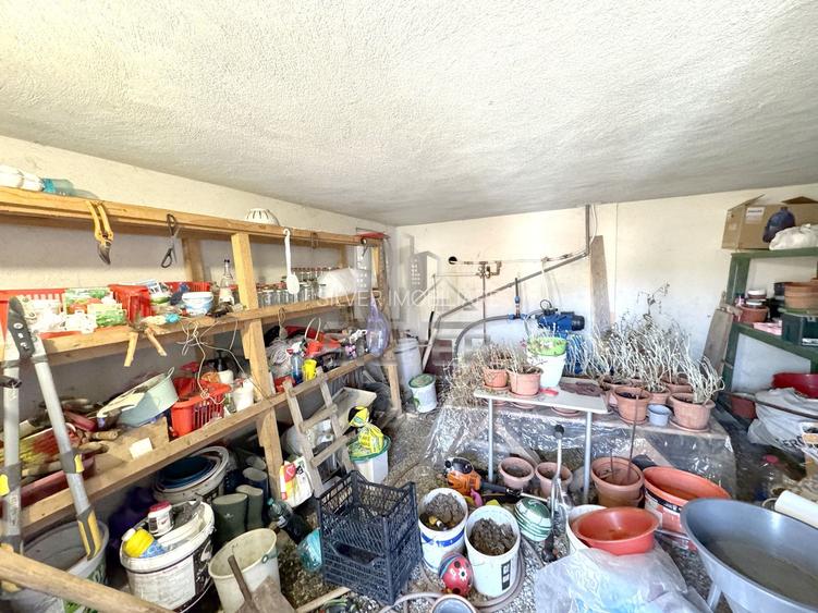 Casa pe 3 niveluri cu teren de 1900 mp in Com. Baisoara. - 25