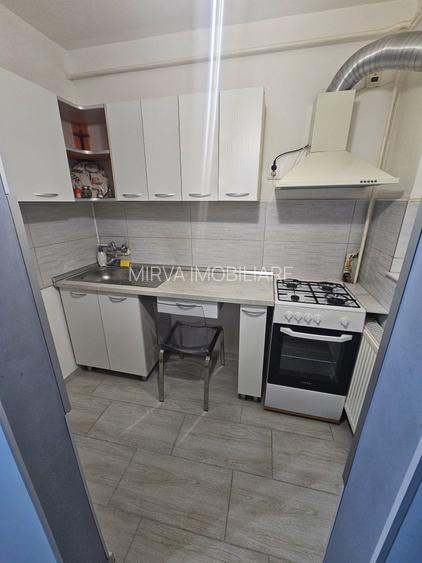 Garsonieră de închiriat | mobilata | utilata – Zona Democrației - 2