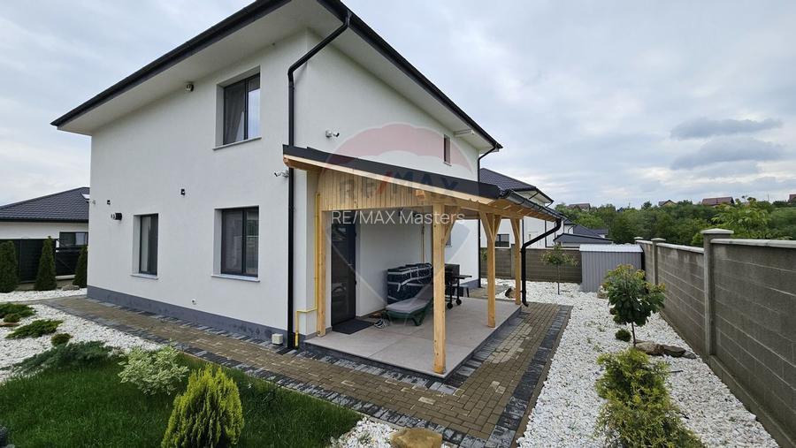 Vilă de lux cu 5 camere de vânzare in Ipotesti, Suceava - 9