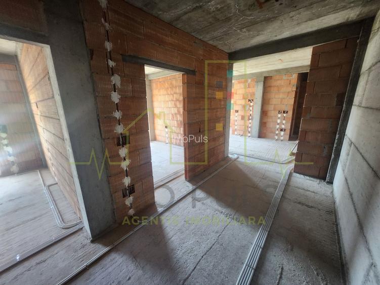 3 Camere. 2 Bai. Bloc nou. Langa Esso. - 4