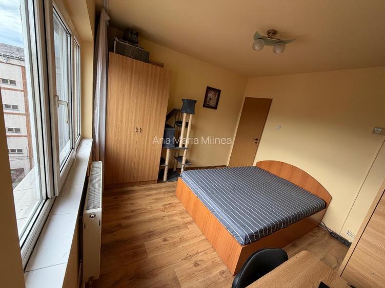 Vand apartament 2 camere decomandat Hateg - 3
