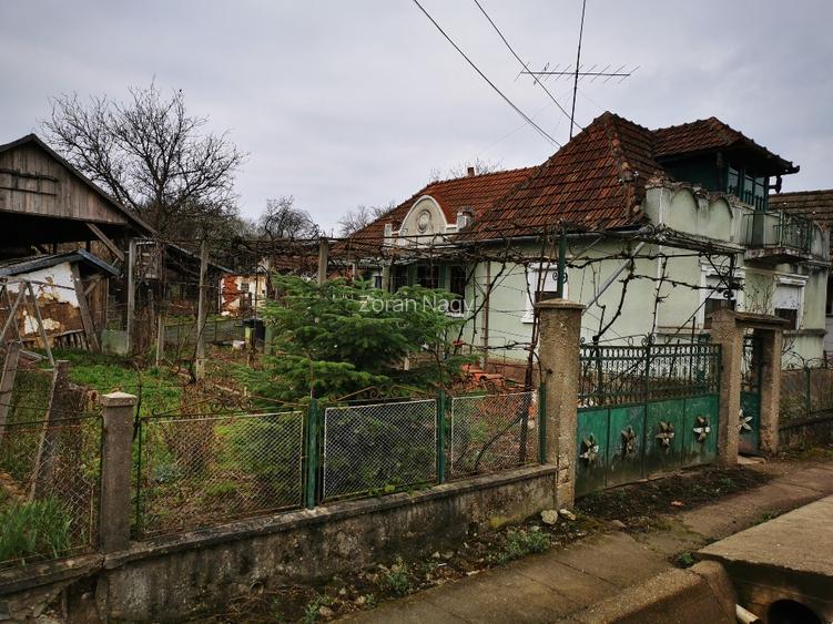 Casa de vanzare cu teren  - 6