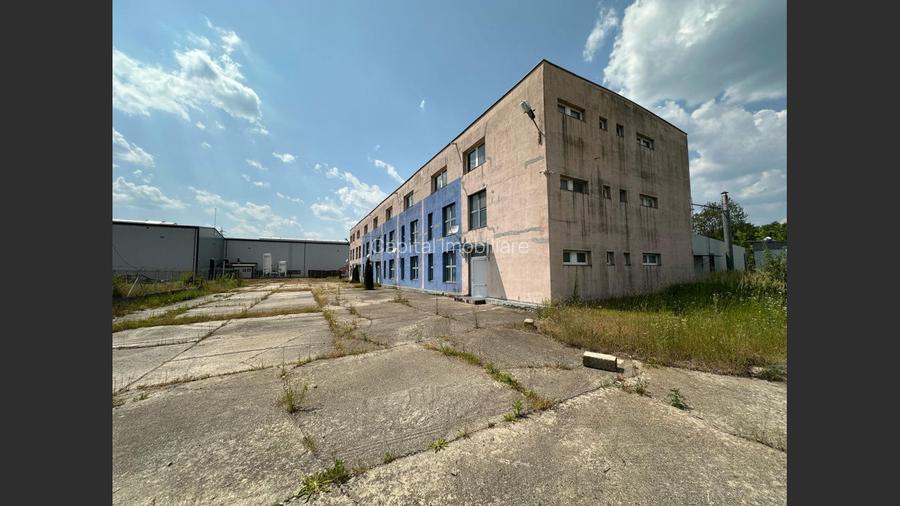 Spatiu locativ sau hala cu suprafata de 1884 mp pe teren de 3883 mp - 4