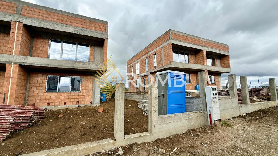 Duplex 4 camere semifinisat, 160 mp utili, zona Vivo