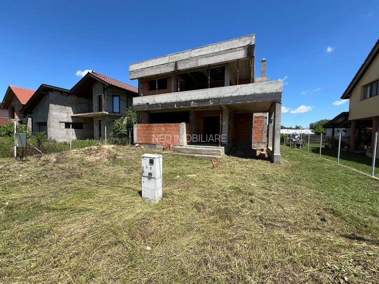 Casa individuala la roșu P+1E, 215mp utili, 994mp teren Peciu Nou