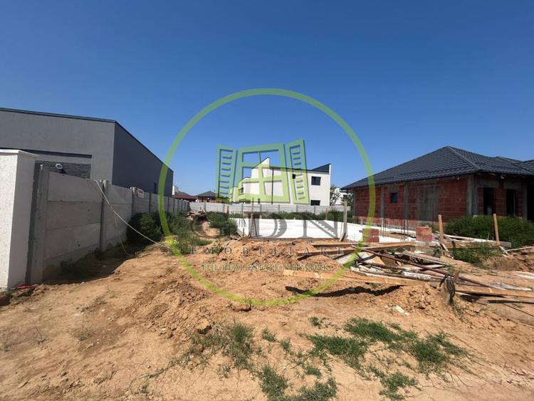 Casa Parter,300 mp,90 MP utili, Damila