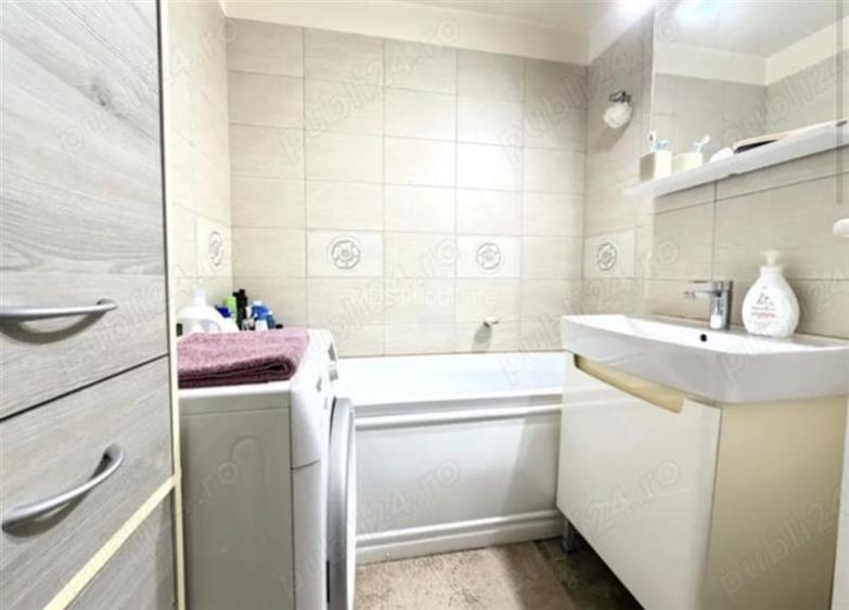 Decomandat cu 2 balcoane la etajul 1 - 3