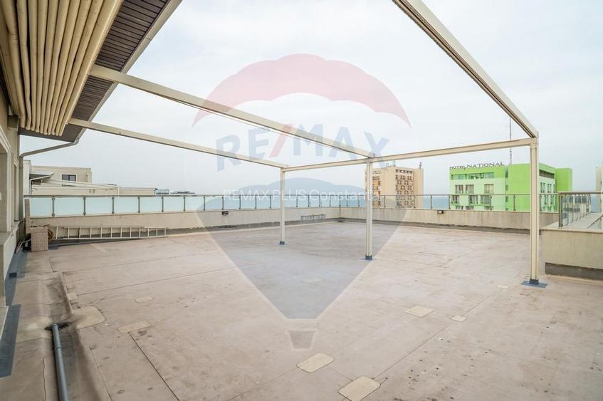 Penthouse de vanzare in Mamaia vedere frontala lac si marea Neagra - 29