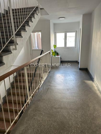 Piata Universitatii - Bloc Dunarea 1981 mobilat 2 camere panorama deosebita - 8