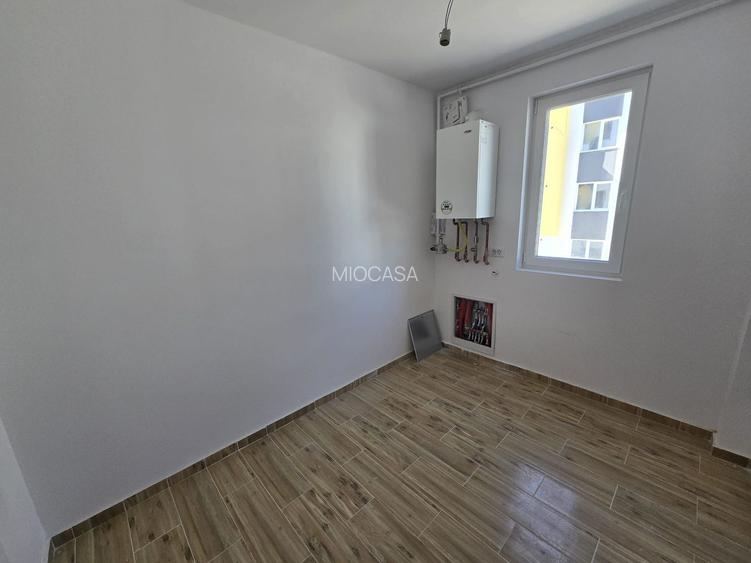 Model spatios. Decomandat. Etaj intermediar - 3