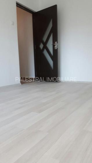 Apartament 3 camere decomandat,renovat,liber,123500 Euro - 2