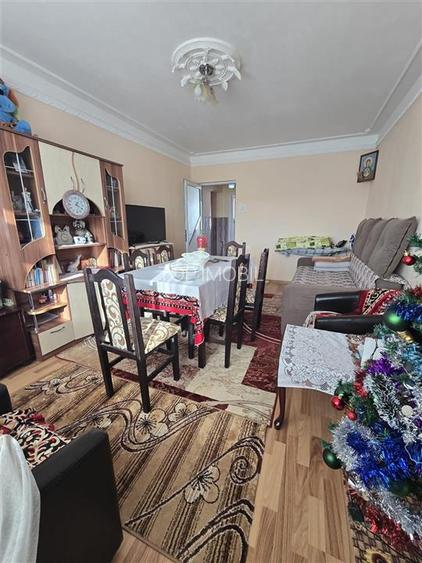 Alexandru cel Bun, 3 camere decomandat, geam la baie, liber - 2