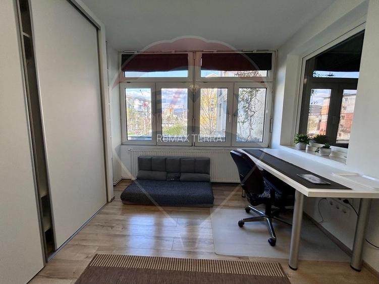 DE INCHIRIAT: Apartament spatios cu 3 camere si terasa generoasa - 4