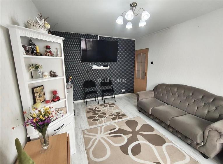 Apartament cu 3 camere decomandat - 2 bai - etajul 2 - 1986 - 2