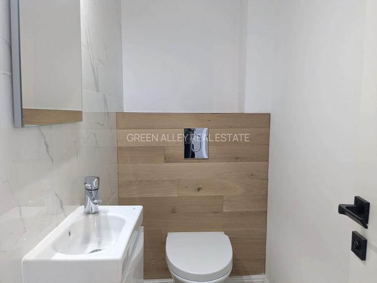 BOUTIQUE  //  STR. POLONA // LINISTE//  PARCARE - 8