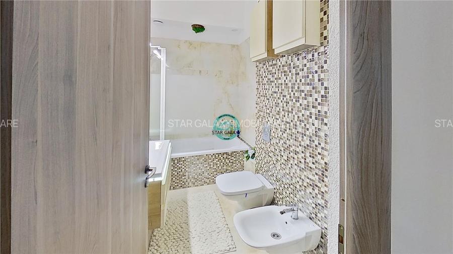 Vand apartament cu 4 camere in Vila, 2 bai, teren privat 114mp, str Papiul Ilari - 14