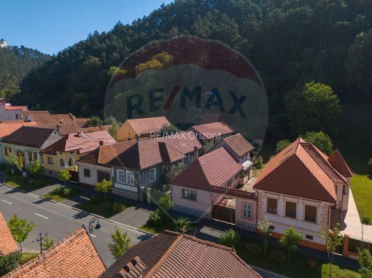 Casă cu două corpuri, teren 835 mp, str. I.L. Caragiale, Râșnov - 12