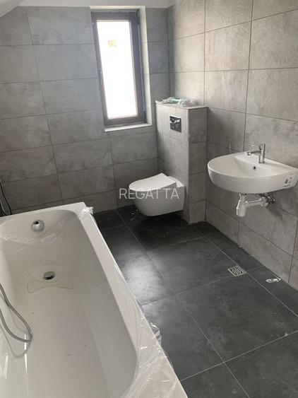 Vila cea mai ieftina tip Duplex * Vedere la Lac * Laguna Albastra * - 13