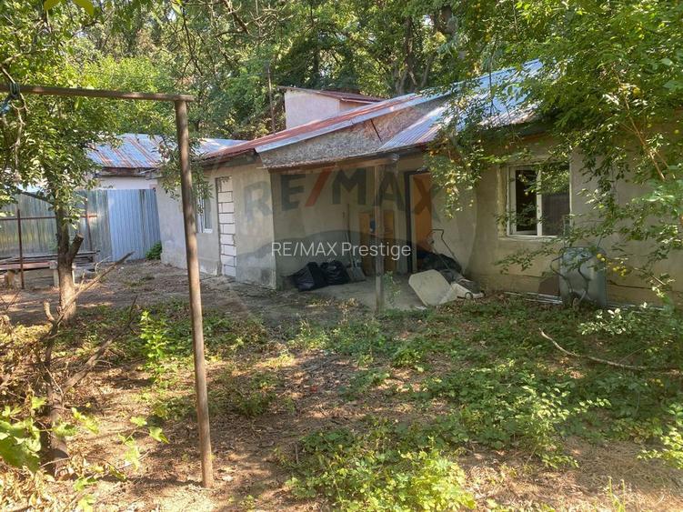 Teren 299.96mp Voluntari, casa 70 mp demolabila/renovabila - 2