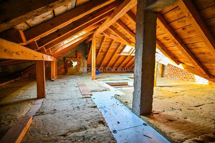 Film! Resedinta eleganta, accesorizata, in frumoasa statiune Poiana Brasov. - 58