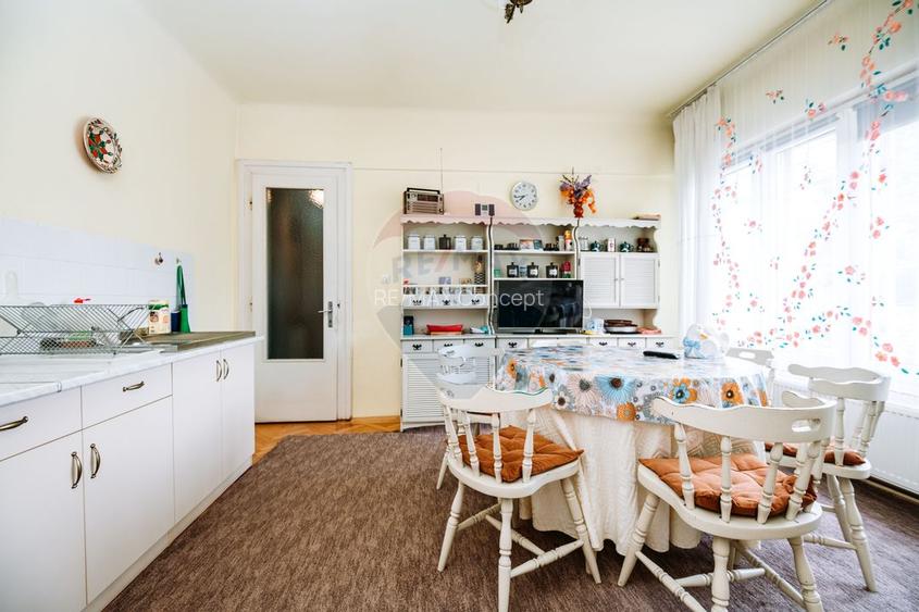 Apartament spațios cu grădină proprie într-o vilă interbelică renovată - 25