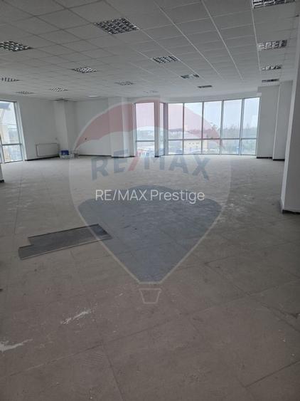 Spatii comerciale + birouri Otopeni 2246 mp inchiriere totala/partiala - 13