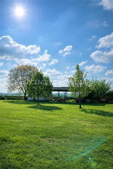 Transilvania Camping, domeniu de 14.400mp,Sanmarghita de Mures:2cladiri, apartam - 7