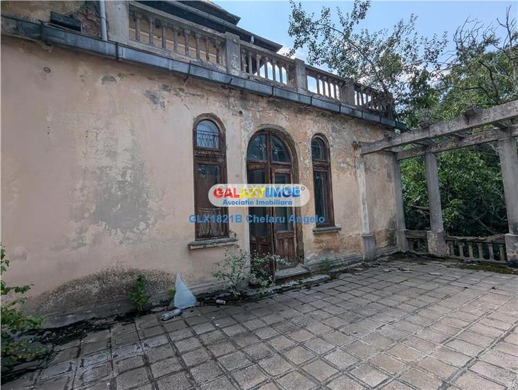 Cismigiu, vila neoromaneasca, suprafata construita 3000 mp, teren 1760 - 16