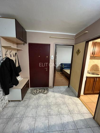 Apartament cu 2 camere decomandat, etajul 2/4, zona Nicolina - 7