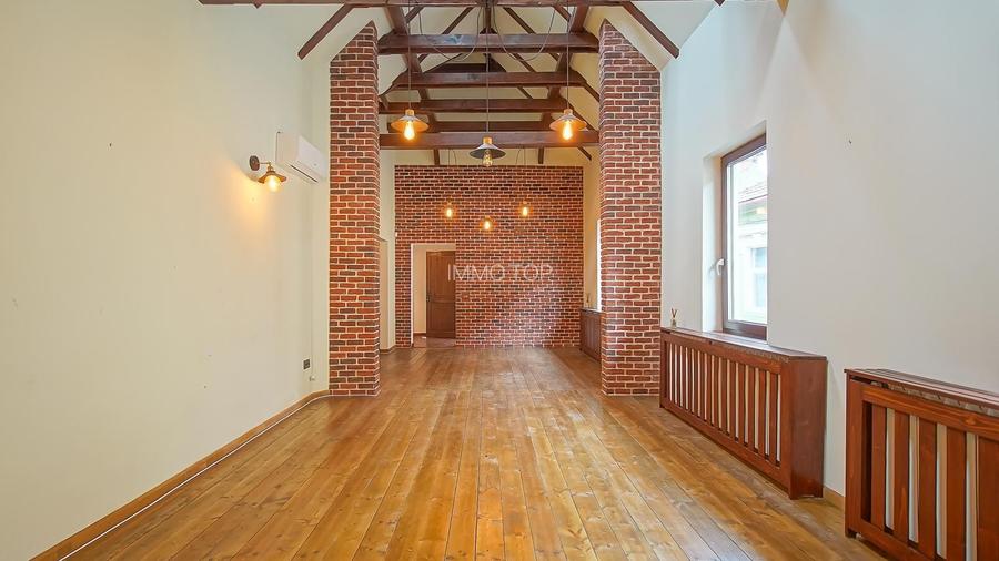 Casa de vanzare in centrul Brasovului - curte privata si pivnita - 2