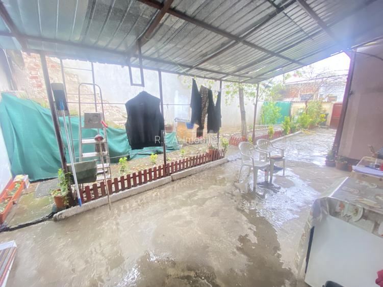 Casa- 4 camere- Sector 5- COMISION 0% - 27