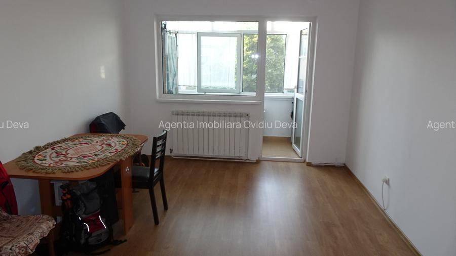 Vand apartament  3 camere cu intrari separate in Deva, zona Titu Maiorescu, - 8