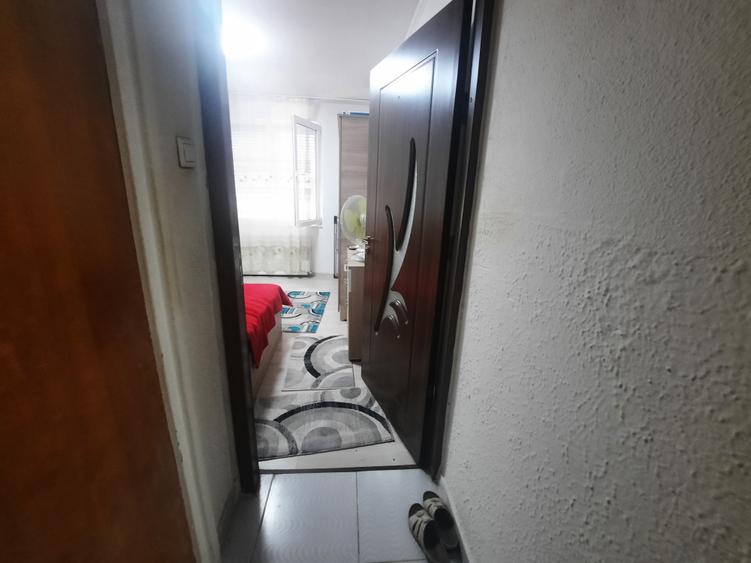 VANZARE 3 CAM MILITARI PIATA GORJULUI
