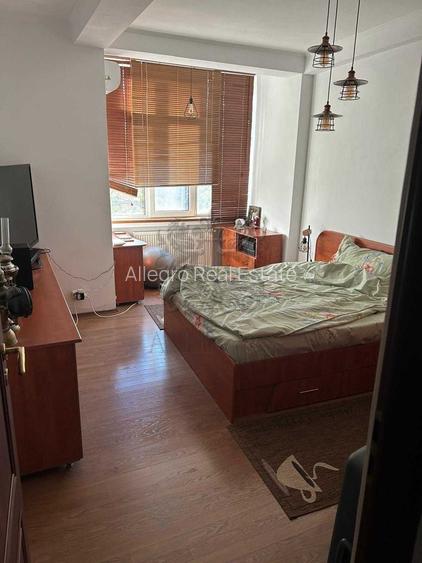 4 Camere + 2 Camere | Etaj 1 / 2 | 2008 - 5