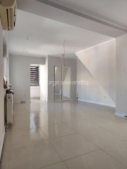Vând proprietate comerciala P+2  ultracentral ,strada Poporului  - 4