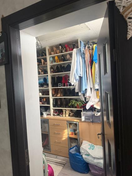 CASA DEOSEBITSA MOBILATA in stil italian ,zona podul VIORELE , teren 280 mp - 18