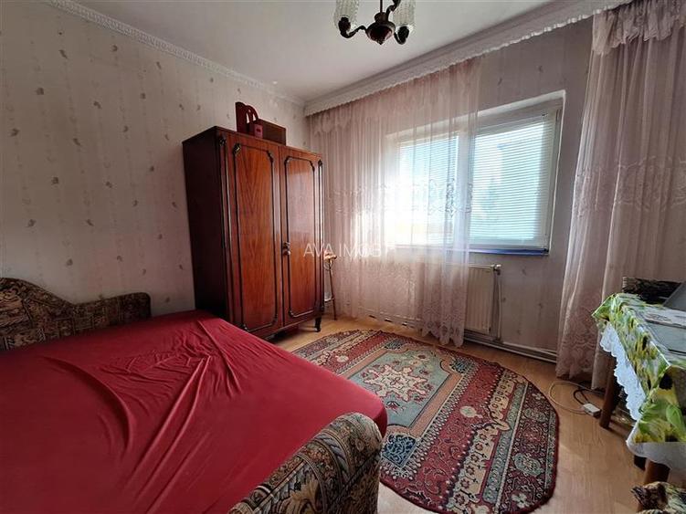 Apartament 3 camere semidecomandat | Etaj 3, zona Ura - 5