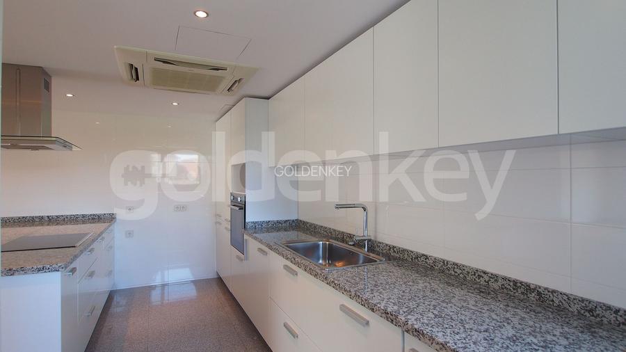 Apartament spatios cu 4 camere | 40mp terase | 3 locuri de parcare - 6