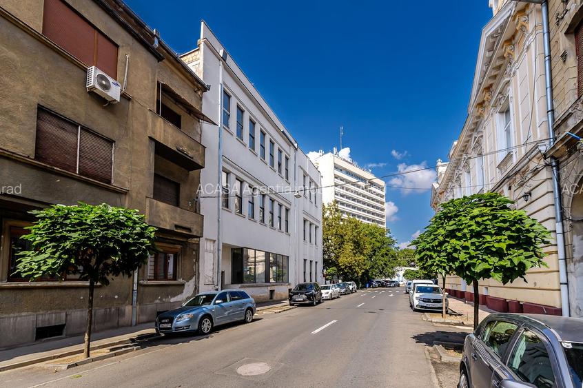 Clădire ultracentrală de vânzare Bulevardul Decebal Comision 0 - 3