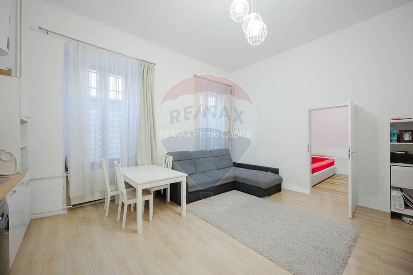 Apartament cu 3 camere de vânzare, clădire istorică, ultracentral - 10