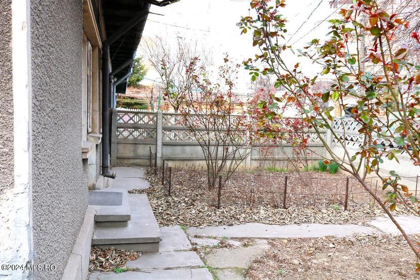 Gara - Spitalul CFR - Str. Scolii, casa din caramida, teren 380 mp! - 3