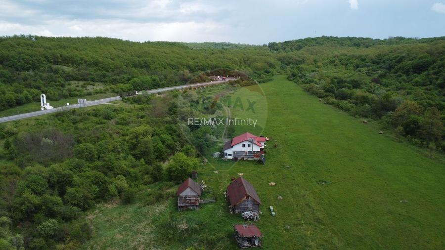 Proprietate OFF-GRID 5,76 Ha. Casa tradiționala lemn. Limită Cluj - 23