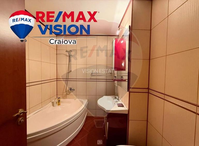 Apartament cu 4 camere de închiriat în zona 1 Mai - 5